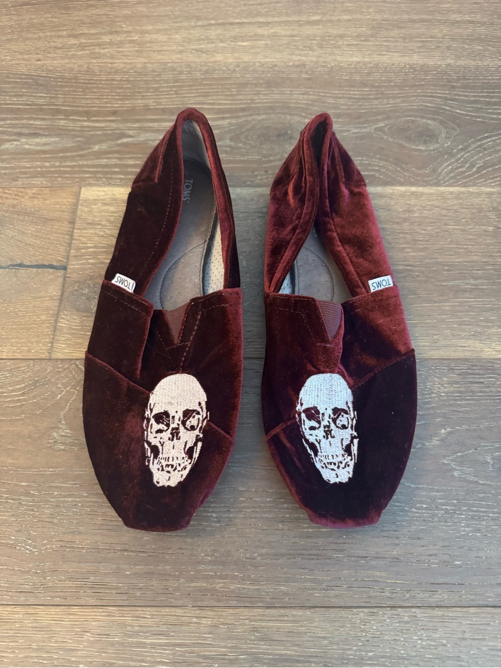 TOMS Men's Deep Burgundy Velvet Slip-Ons with Embroidered Skull